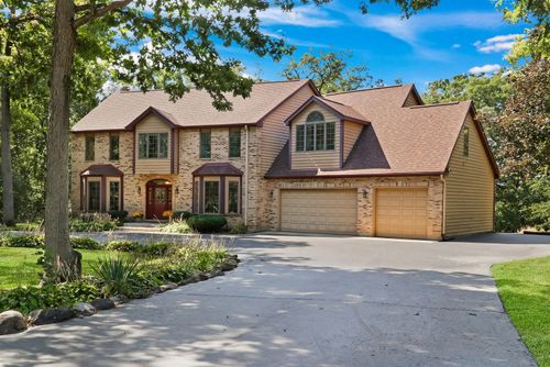 195 Hollow Way, Ingleside, IL, 60041-9409 | Card Image