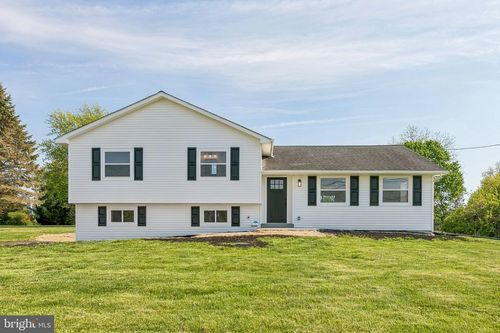 2720 W Chester Rd, DOWNINGTOWN, PA, 19335-3527 | Card Image