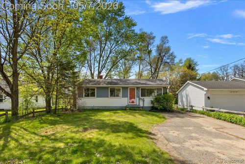 2795 Woodbury St, Commerce Township, MI, 48390-1475 | Card Image