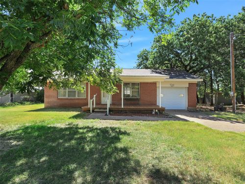 404 Selma Rd, Bowie, TX, 76230-8717 | Card Image
