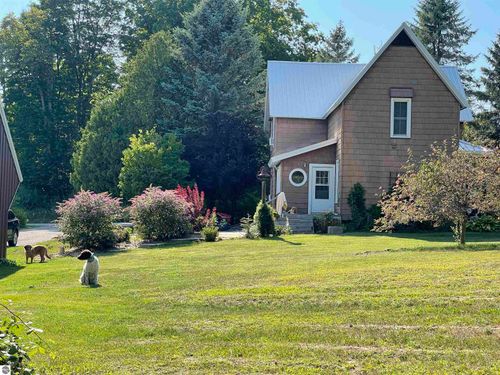 4009 Grace Rd, Frankfort, MI, 49635-9711 | Card Image