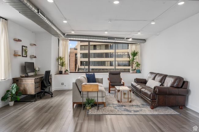 Living room/office space. Could also be a 3rd bedroom | Image 19