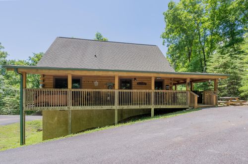 2528 Fleming Way, Sevierville, TN, 37876-2803 | Card Image
