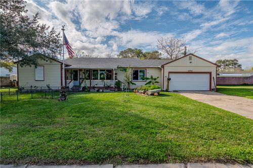 1201 Devon Dr, Corpus Christi, TX, 78404-3715 | Card Image