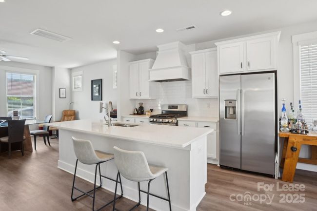 562 Amalfi Dr, Townhouse with 4 bedrooms, 4 bathrooms and null parking in Davidson NC | Image 5
