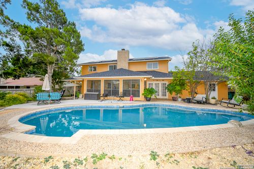 8315 Delphian Dr, Universal City, TX, 78148-2517 | Card Image