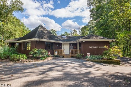 40 Brighton Rd, Andover, NJ, 07821-5028 | Card Image