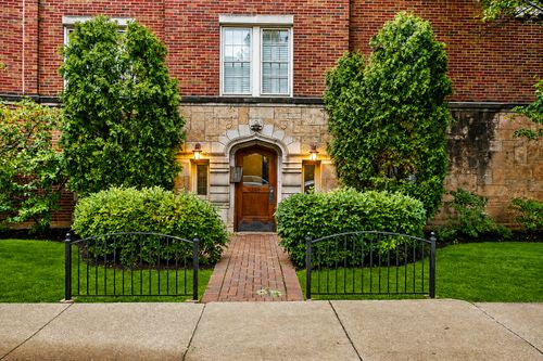 2b-344 Maple Ave, Oak Park, IL, 60302-3436 | Card Image