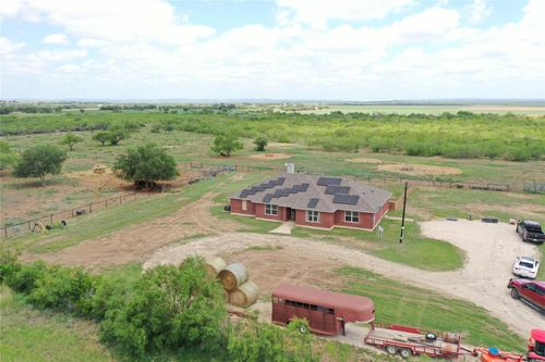 2259 County Road 325, Sabinal, TX, 78881-6913 | Card Image