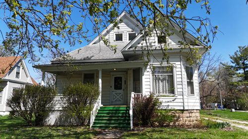 307 W Curtis St, Grant Park, IL, 60940-7213 | Card Image