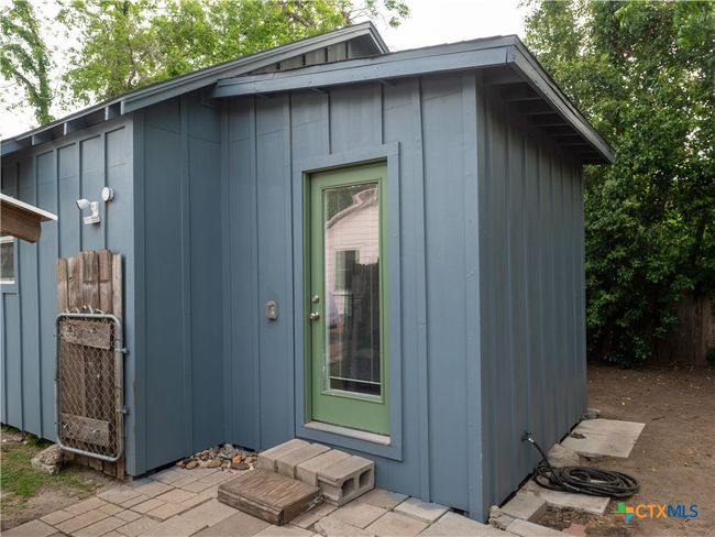 1006 W North St, House other with 2 bedrooms, 1 bathrooms and null parking in Victoria TX | Image 25