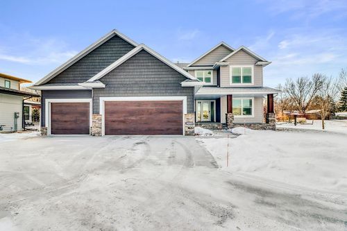 3521 Grandwood Dr N, Fargo, ND, 58102-4860 | Card Image