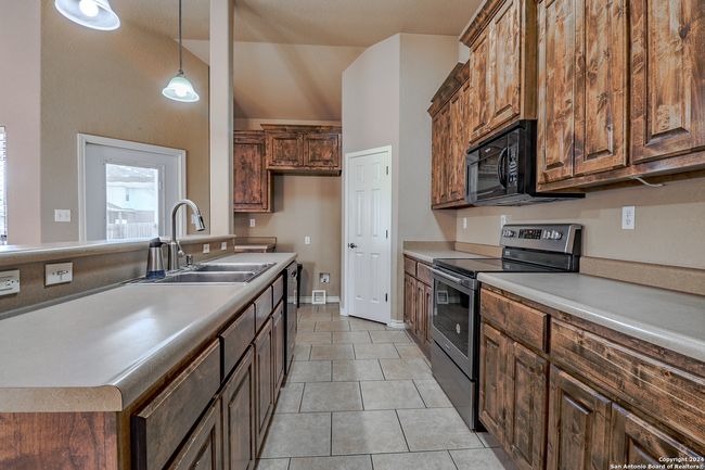96 Windcrest, House other with 3 bedrooms, 2 bathrooms and null parking in Floresville TX | Image 5