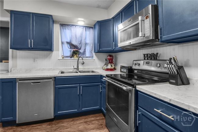 Kitchen | Image 10