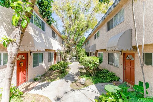 21-17151 Roscoe Blvd, Northridge, CA, 91325-4015 | Card Image