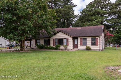 2118 Tucker Rd, Winterville, NC, 28590-9123 | Card Image