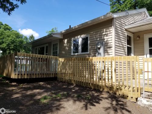 1016 Bluff St, Webster City, IA, 50595-2409 | Card Image