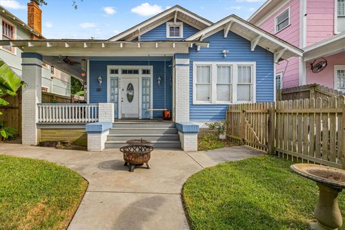 3223 Avenue Q, Galveston, TX, 77550-7633 | Card Image