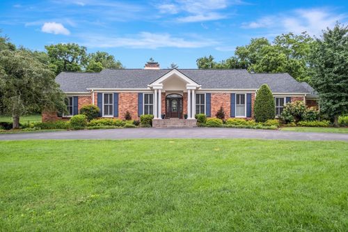 111 Hardingwoods Pl, Nashville, TN, 37205-3611 | Card Image