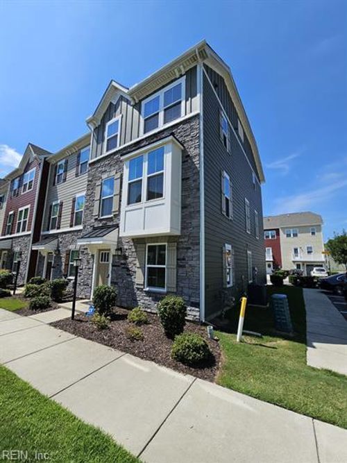 1738 Foremast Loop, Chesapeake, VA, 23323-2033 | Card Image