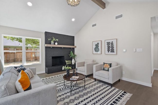 Living Room | Image 5