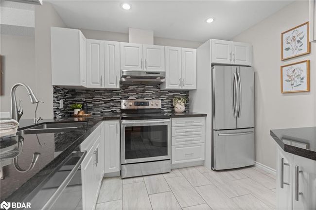 4 - 1 Olive Cres, Townhouse with 2 bedrooms, 3 bathrooms and 1 parking in Orillia ON | Image 4