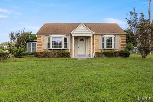17707 Wild Horse Creek Rd, Chesterfield, MO, 63005-3710 | Card Image