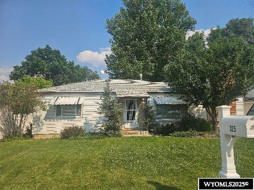 325 Clark St, Green River, WY, 82935-4809 | Card Image