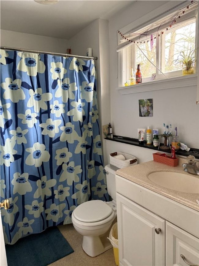 Bathroom Back House | Image 26