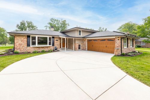 125 Sherwood Ct, Downers Grove, IL, 60516-4411 | Card Image