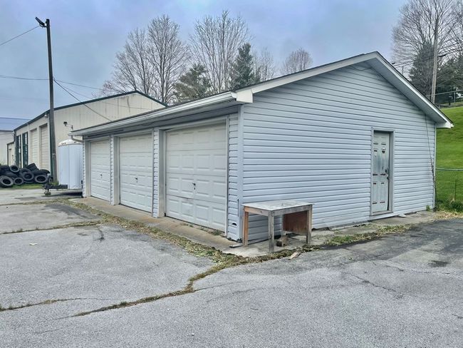 37037 Governor G C Peery Hwy, Home with 0 bedrooms, 0 bathrooms and 10 parking in Bluefield VA | Image 7