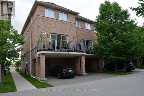 7-23 Observatory Lane, Richmond Hill, ON, L4C0M7 | Card Image