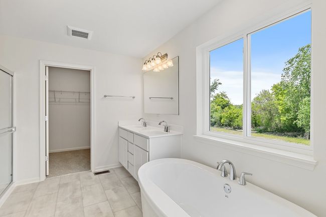 32012 Savannah Dr, House other with 4 bedrooms, 3 bathrooms and 3 parking in Lakemoor IL | Image 22