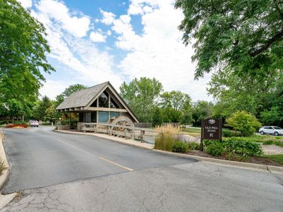 504 - 504 Burr Oak Place, Townhouse with 3 bedrooms, 3 bathrooms and 2 parking in Hinsdale IL | Image 2