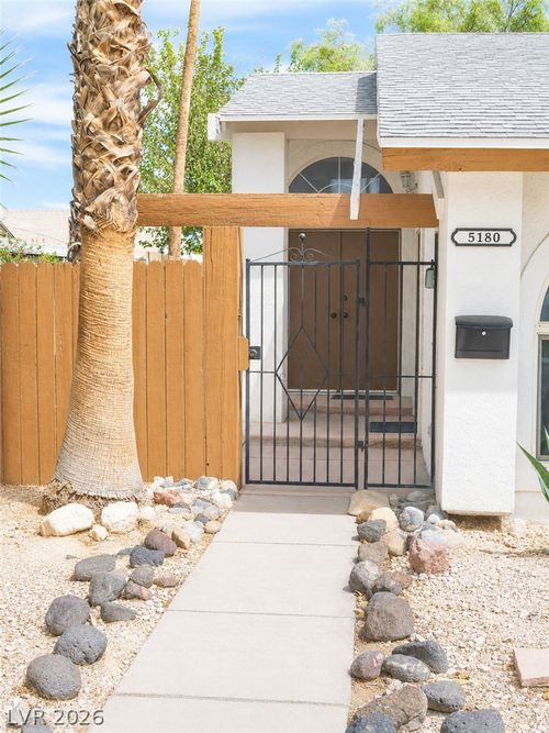 5180 Burnham Ave, Las Vegas, NV, 89119-7714 | Card Image
