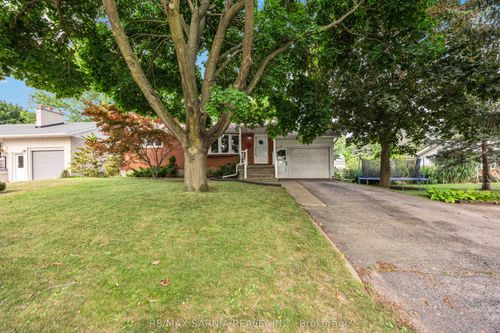 6 Park Lane, Forest, ON, N0N1J0 | Card Image