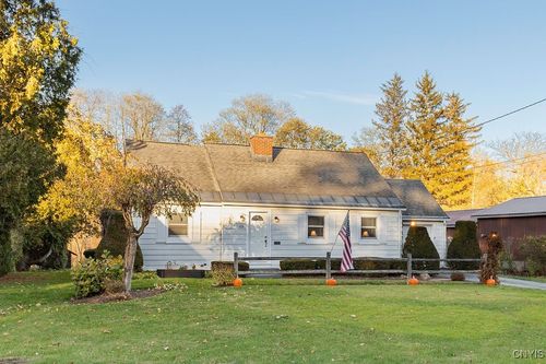 7670 Maple Rd, Baldwinsville, NY, 13027-9144 | Card Image