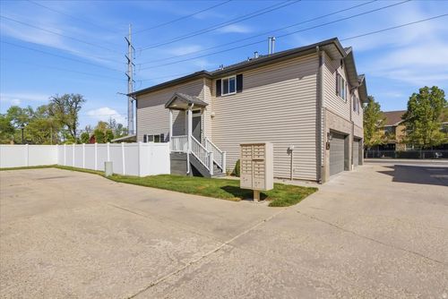 912 E Grape Ivy Way, Millcreek, UT, 84106-1905 | Card Image