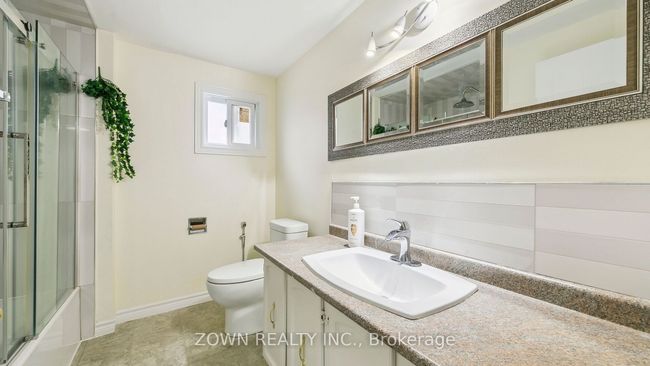33 Dafoe Cres, House other with 6 bedrooms, 4 bathrooms and 2 parking in Brampton ON | Image 29