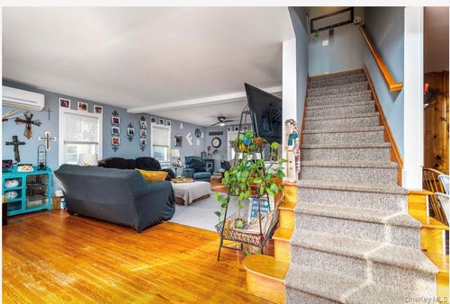 94 Mearns Ave, Highland Fls, NY, 10928-1106 | Card Image