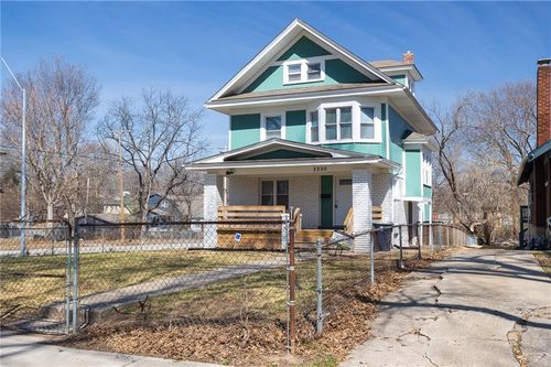 3200 Lockridge Ave, Kansas City, MO, 64128-1221 | Card Image
