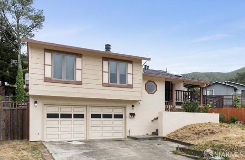 19 Elk Ct, Pacifica, CA, 94044-3844 | Card Image