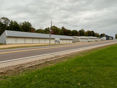27-426 W Menomonie St, Elk Mound, WI, 54739-9528 | Card Image
