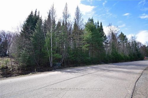 00 Sufian St, Pembroke, ON, K8A6W6 | Card Image