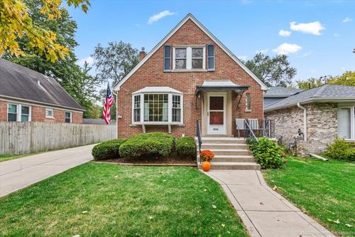 9252 S Sawyer Ave, Evergreen Park, IL, 60805-1642 | Card Image
