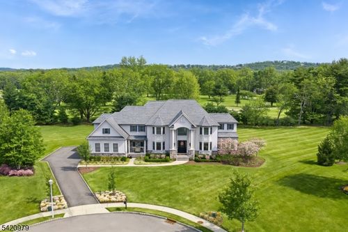 8 Philhower Ct, Denville, NJ, 07834-4903 | Card Image