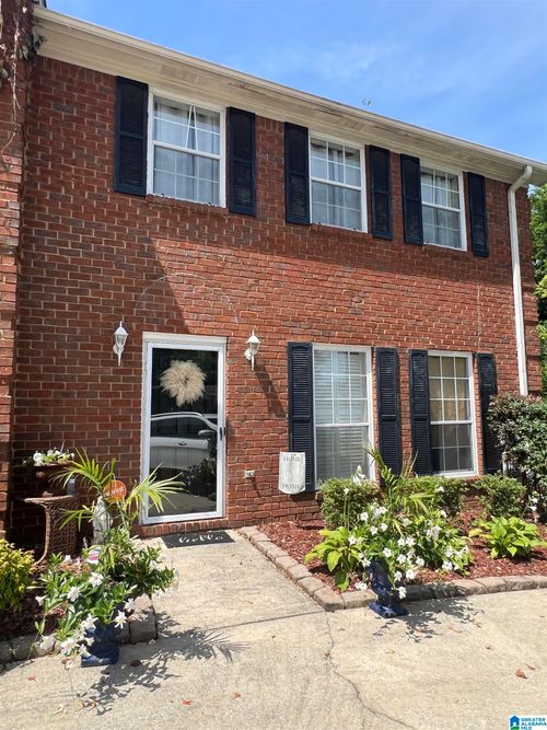 156 Sugar Dr, PELHAM, AL, 35124-1579 | Card Image