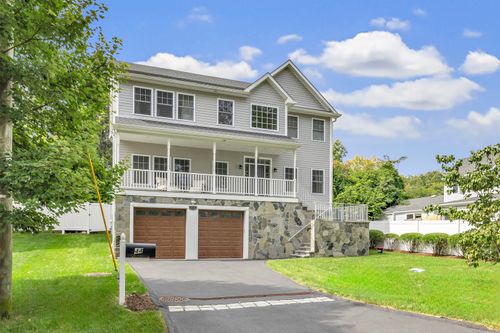 44 Brundage St, Stamford, CT, 06907-1720 | Card Image