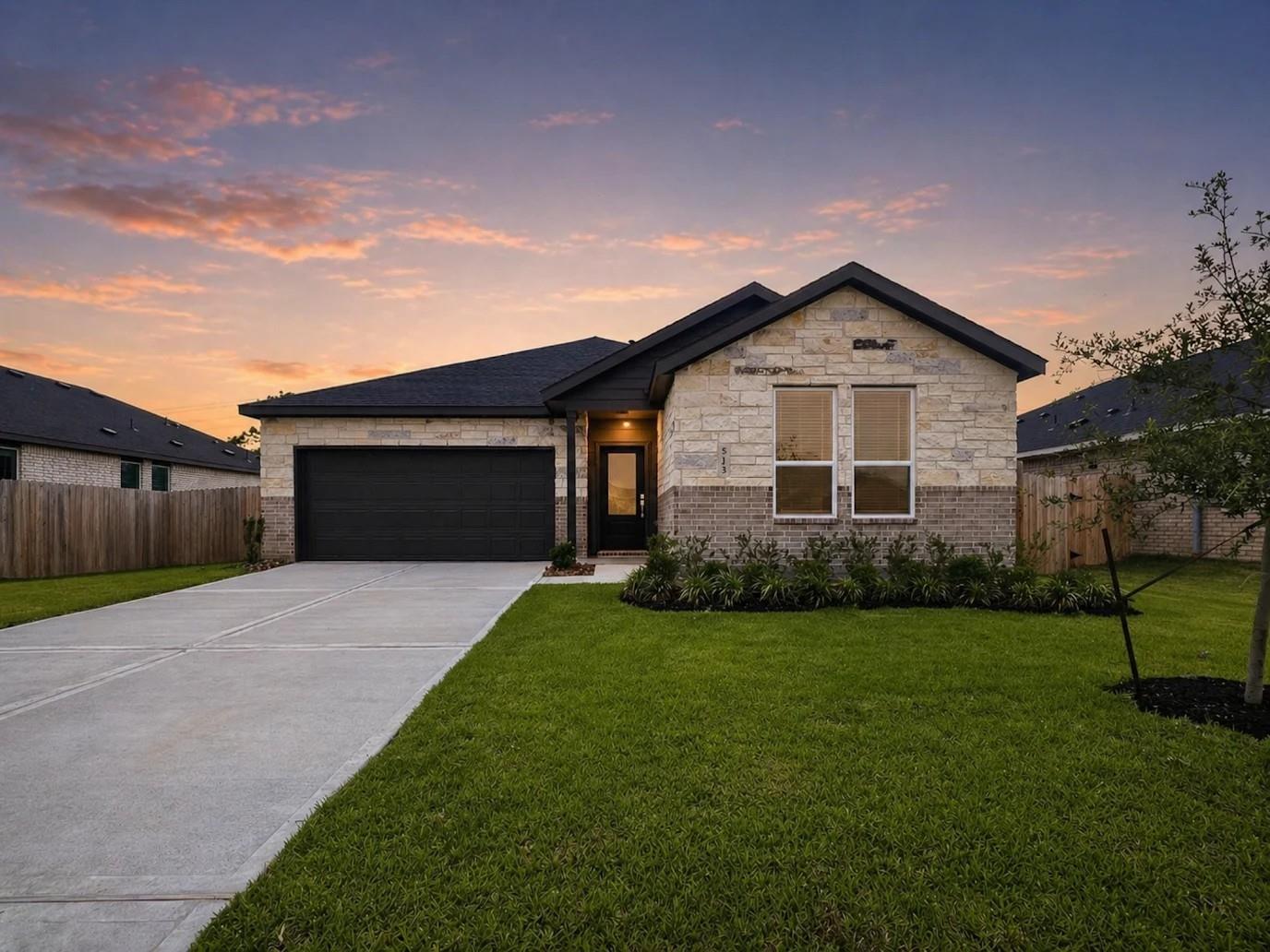 Residential Lease in Angleton