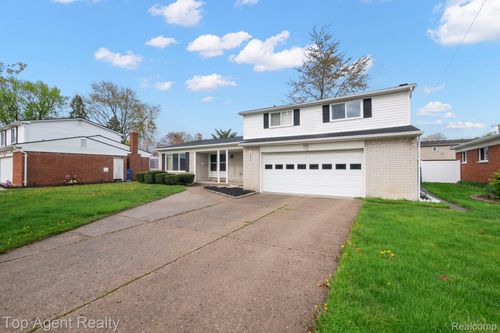 30151 Barbary Ct, Warren, MI, 48093-3086 | Card Image